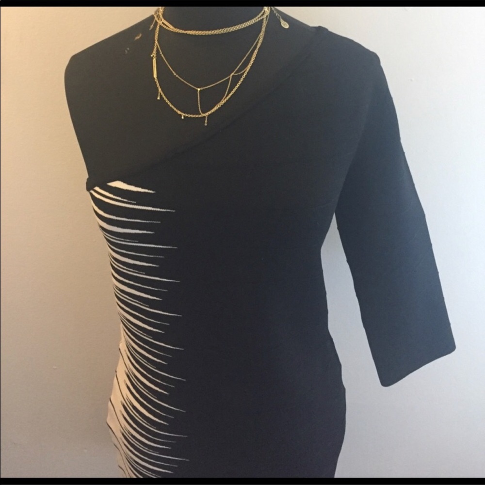 Guess Bodycon Black/White Dress New with tag